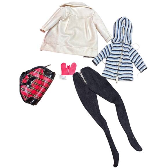 Vintage Barbie Winter Holiday #975 Coat Sweatshirt Tights Bag Gloves 60s FASHION - Picture 5 of 7